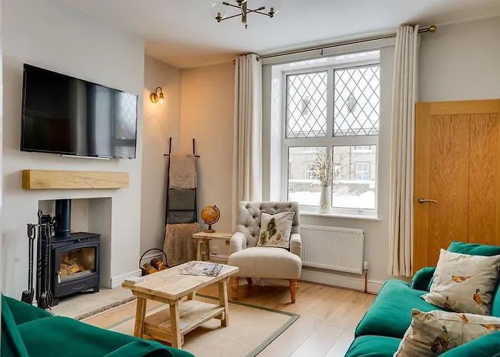 Sage Cottage: Homely, Cosy Cottage With Log Burner