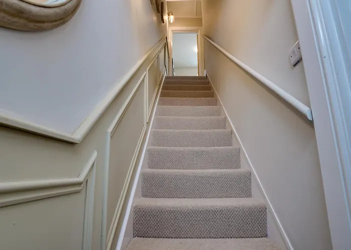 Sage Cottage: Homely, Cosy Cottage With Log Burner