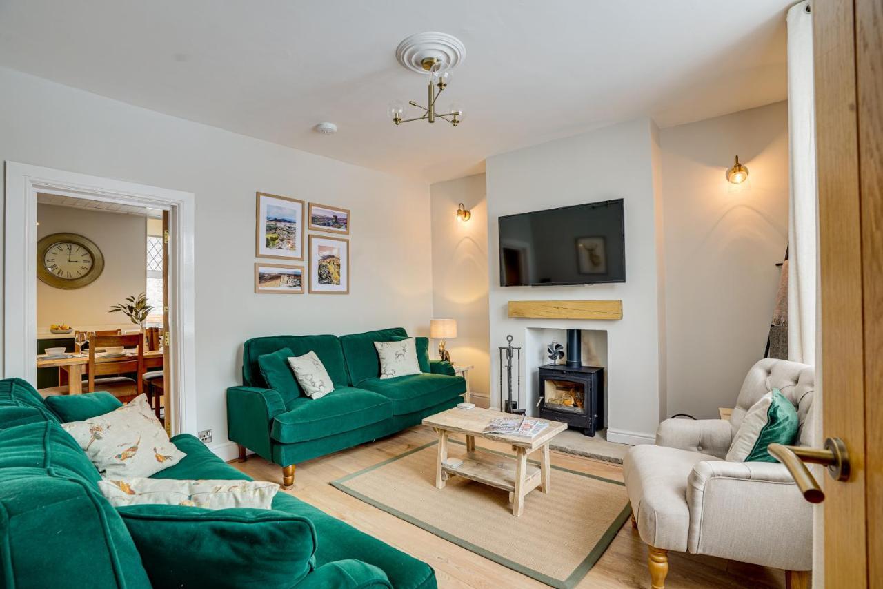 Holiday home Sage Cottage: Homely, Cosy With Log Burner *