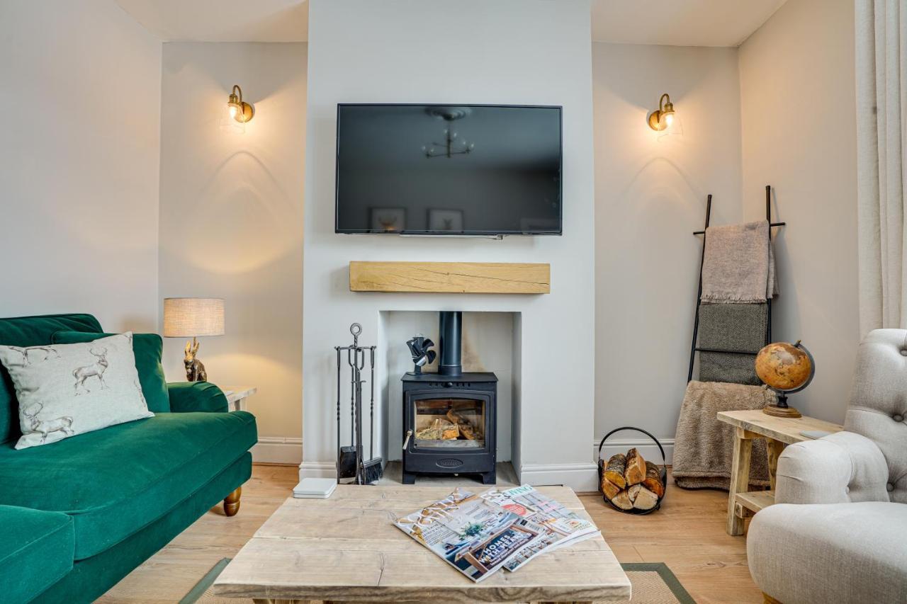 Holiday home Sage Cottage: Homely, Cosy With Log Burner *