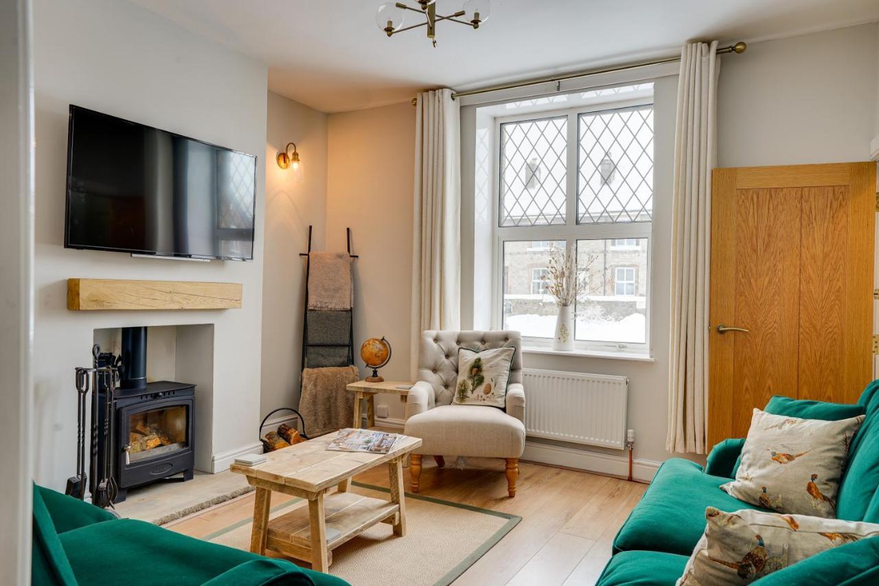 Sage Cottage: Homely, Cosy With Log Burner