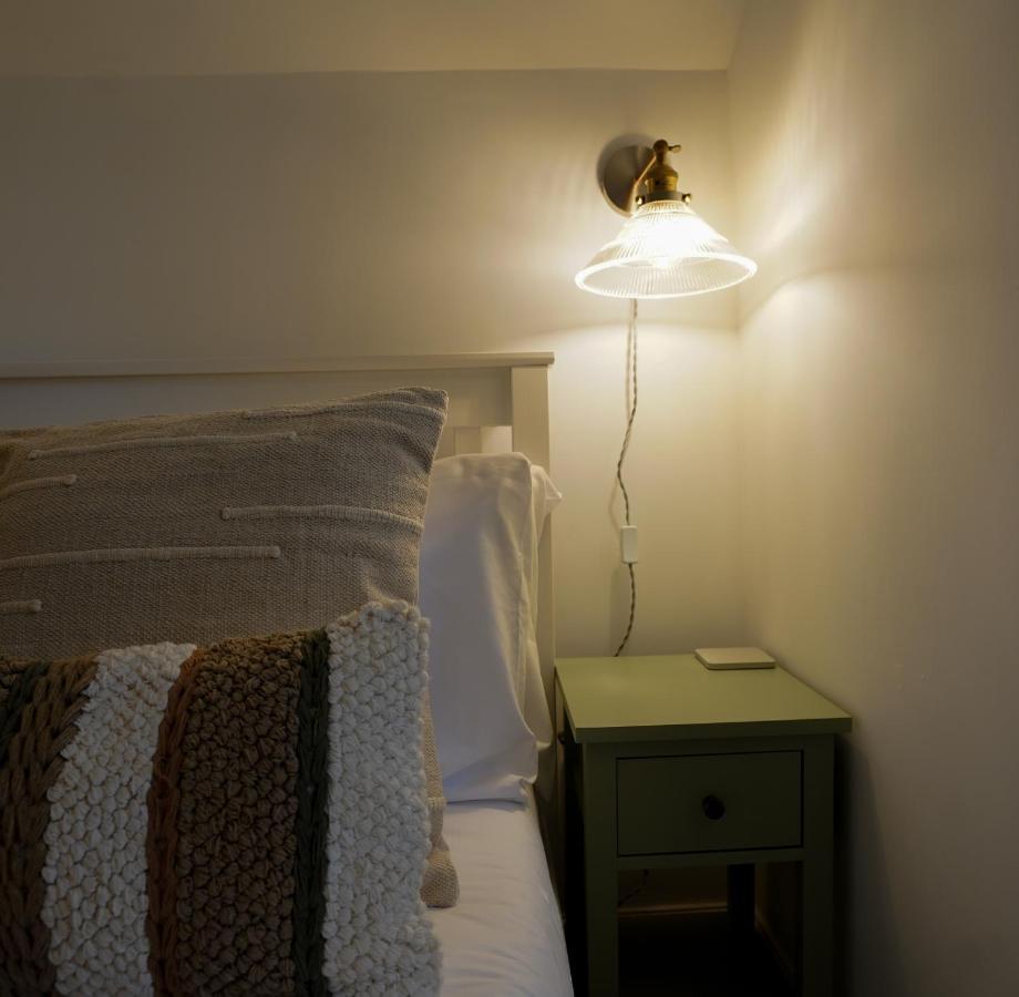 Sage Cottage: Homely, Cosy With Log Burner