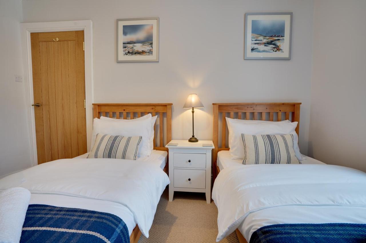 Sage Cottage: Homely, Cosy With Log Burner