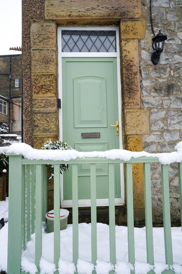 Sage Cottage: Homely, Cosy With Log Burner