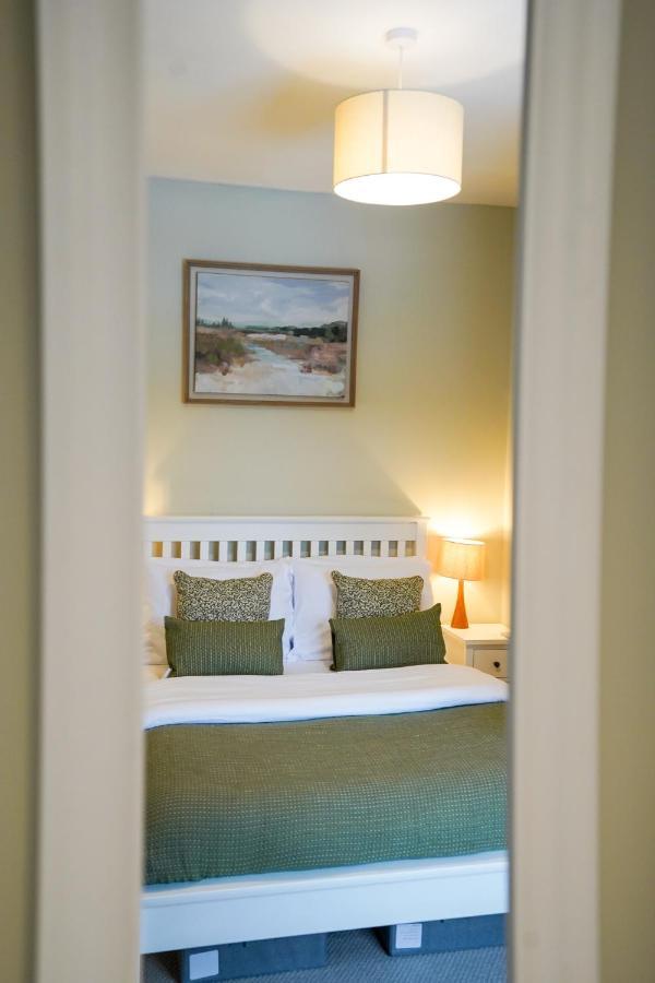 Sage Cottage: Homely, Cosy With Log Burner *